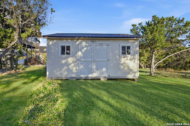 Listing photo id 53 for 1616 Canyon Lake Dr