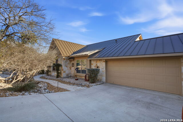 Listing photo id 60 for 1616 Canyon Lake Dr