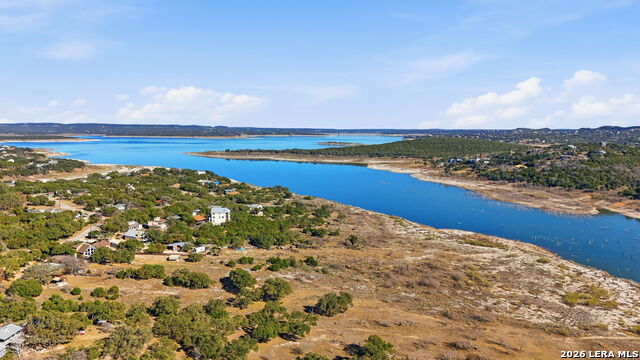 Listing photo id 64 for 1616 Canyon Lake Dr