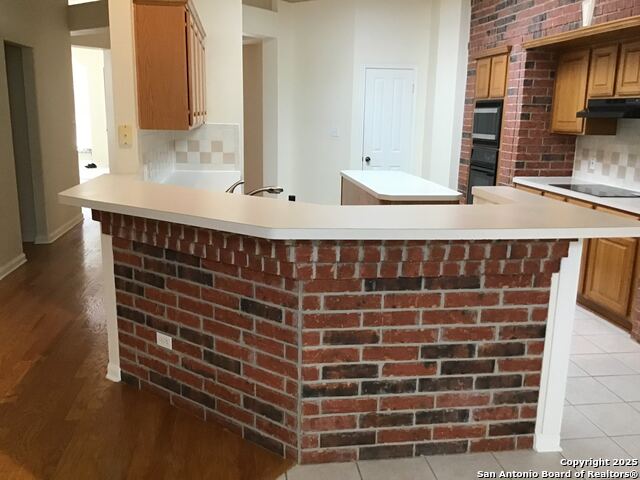 Listing photo id 8 for 9615 Rocksprings