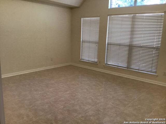 Listing photo id 13 for 9615 Rocksprings