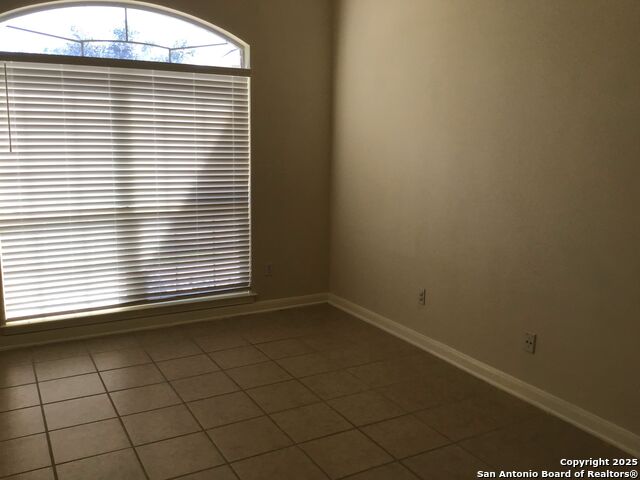 Listing photo id 17 for 9615 Rocksprings