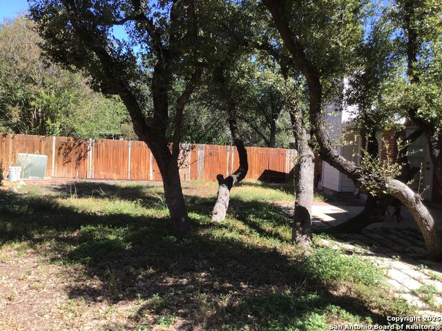 Listing photo id 27 for 9615 Rocksprings