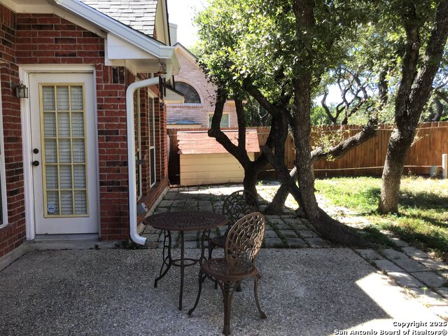 Listing photo id 32 for 9615 Rocksprings