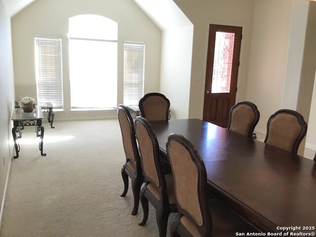 Listing photo id 4 for 9615 Rocksprings