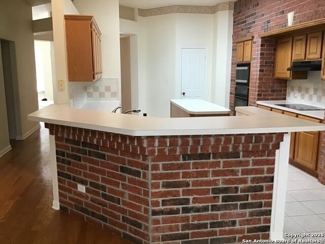 Listing photo id 7 for 9615 Rocksprings