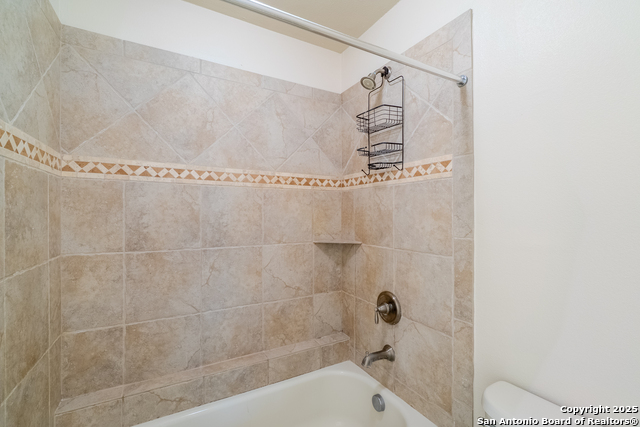 Image 21 of 37 For 10955 Wurzbach Rd.  1007