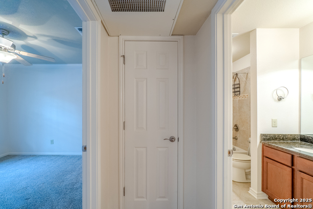 Image 25 of 37 For 10955 Wurzbach Rd.  1007