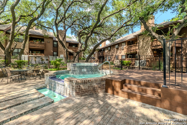 Image 33 of 37 For 10955 Wurzbach Rd.  1007