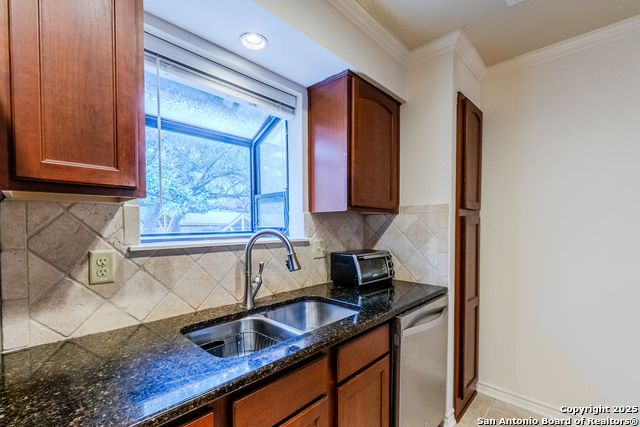 Image 5 of 37 For 10955 Wurzbach Rd.  1007