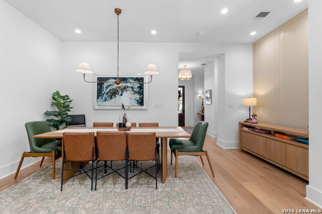 Image 12 of 37 For 808 Canterbury Hill St