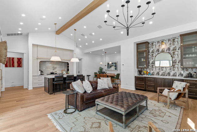 Image 21 of 37 For 808 Canterbury Hill St