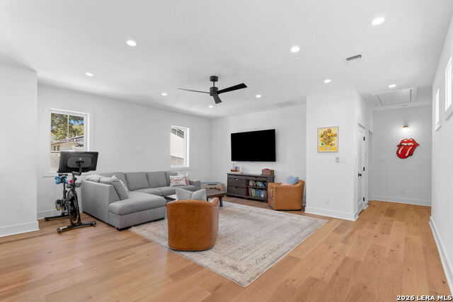 Image 30 of 37 For 808 Canterbury Hill St