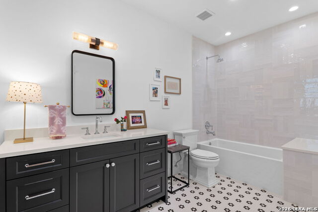 Image 33 of 37 For 808 Canterbury Hill St