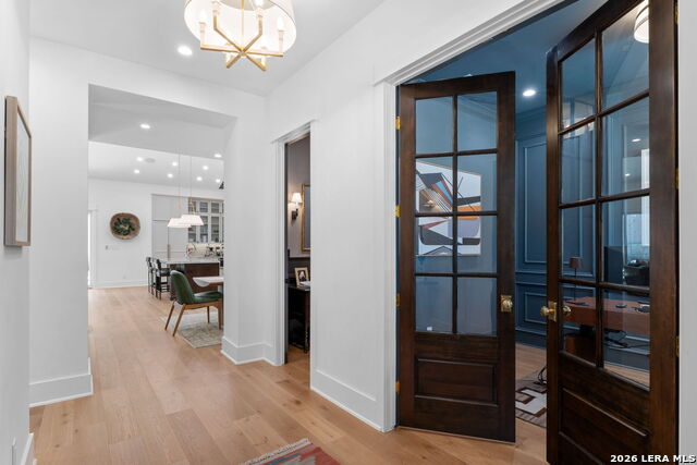 Image 5 of 37 For 808 Canterbury Hill St