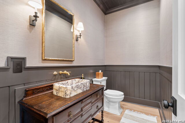 Image 7 of 37 For 808 Canterbury Hill St