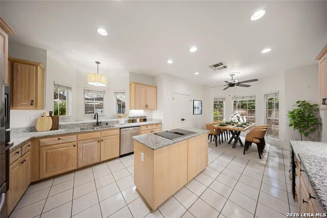 Image 6 of 31 For 2231 Bentoak