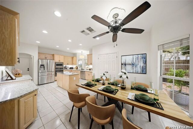 Image 9 of 31 For 2231 Bentoak