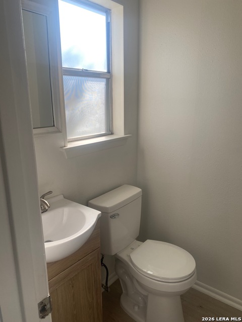 Listing photo id 7 for 5406 Sir Robert