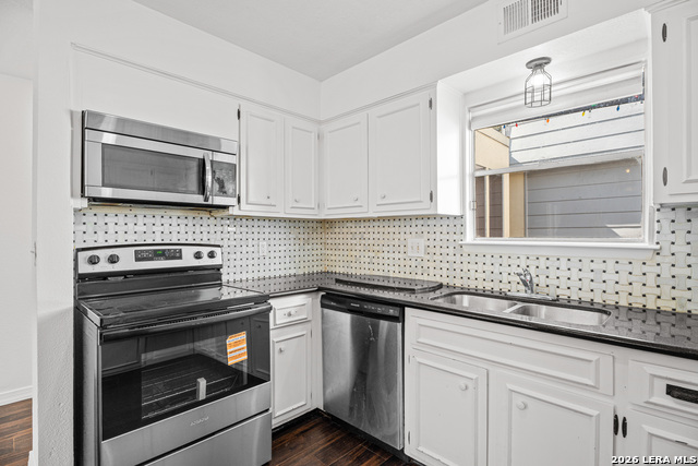 Image 11 of 37 For 11840 Sandman St  157