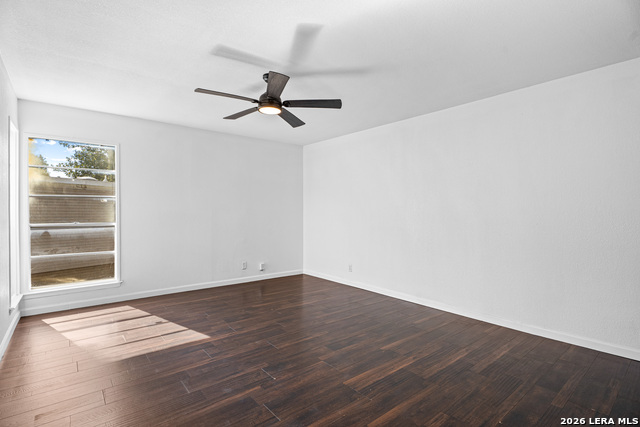 Image 20 of 37 For 11840 Sandman St  157