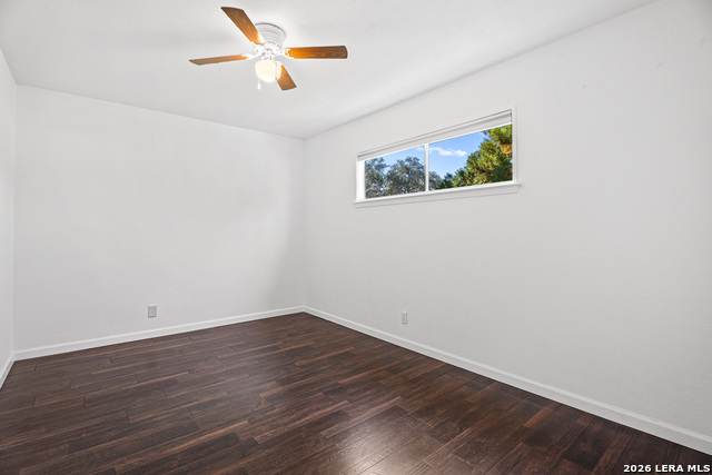 Image 23 of 37 For 11840 Sandman St  157