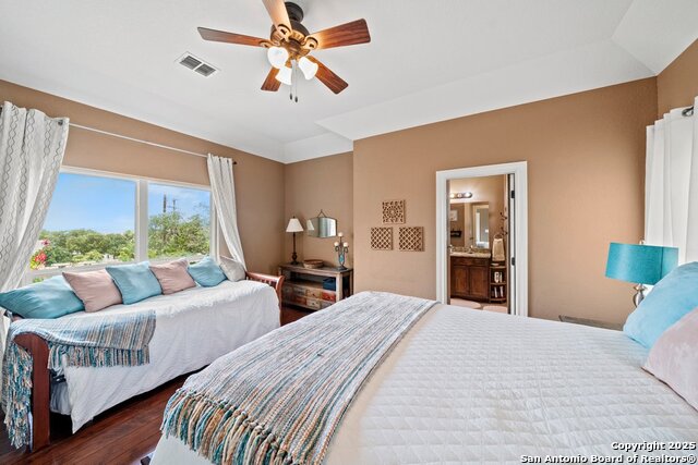 Image 10 of 32 For 617 Lake Island