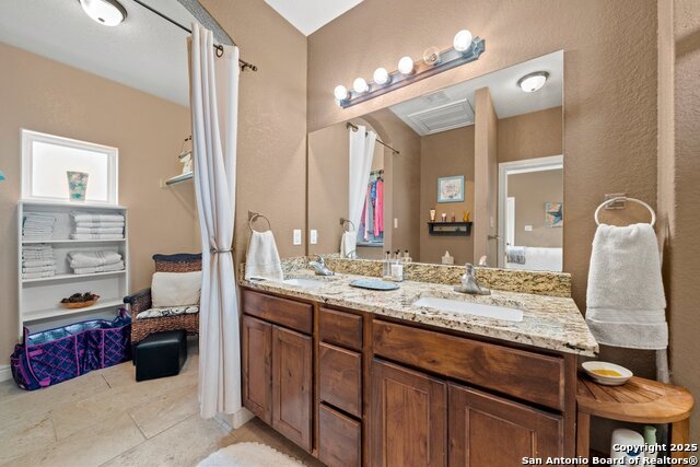 Image 11 of 32 For 617 Lake Island