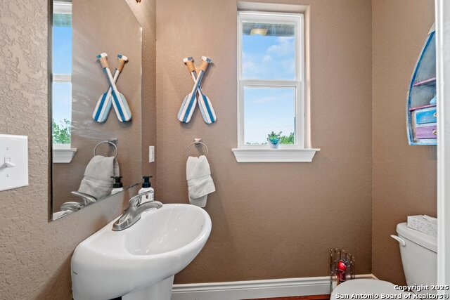 Image 13 of 32 For 617 Lake Island