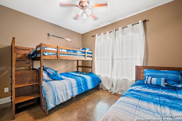 Image 16 of 32 For 617 Lake Island