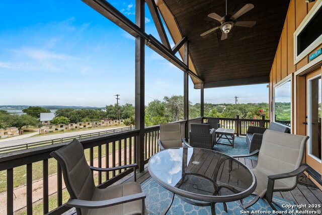 Image 19 of 32 For 617 Lake Island