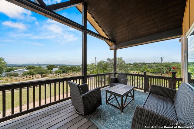 Image 21 of 32 For 617 Lake Island