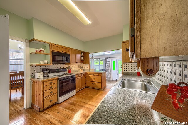 Image 16 of 35 For 281 Mariposa W