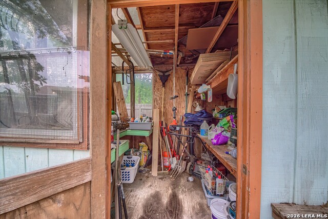 Image 32 of 35 For 281 Mariposa W