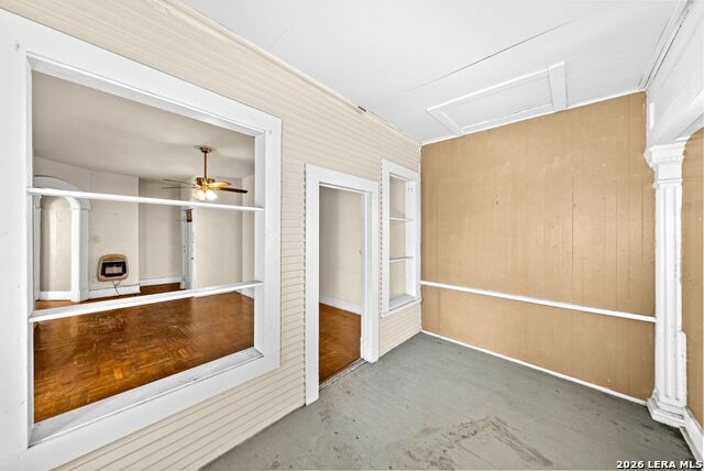 Image 10 of 51 For 124 Ashby Pl E