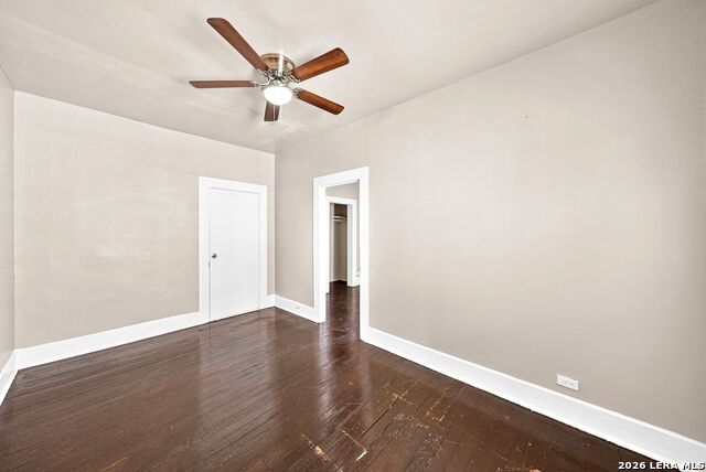 Image 31 of 51 For 124 Ashby Pl E