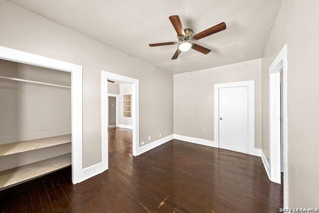 Image 32 of 51 For 124 Ashby Pl E