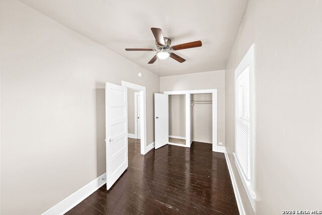 Image 36 of 51 For 124 Ashby Pl E