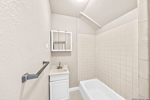 Image 38 of 51 For 124 Ashby Pl E