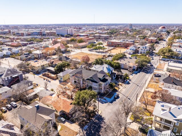 Image 41 of 51 For 124 Ashby Pl E