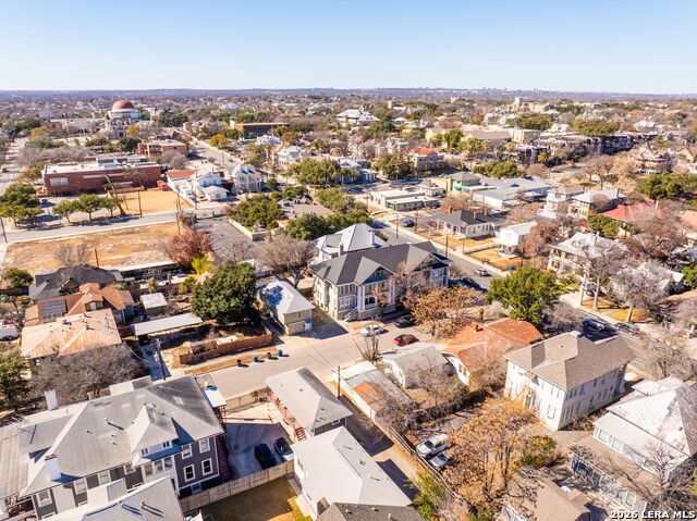 Image 42 of 51 For 124 Ashby Pl E