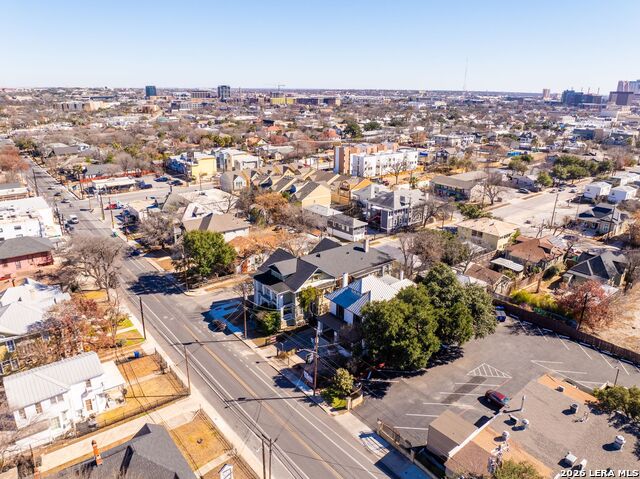 Image 44 of 51 For 124 Ashby Pl E