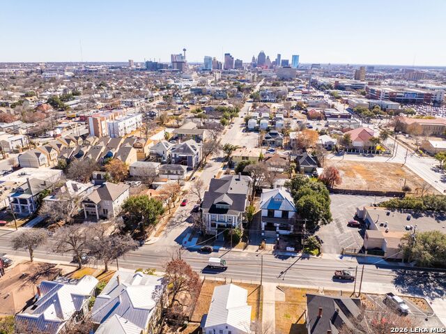 Image 45 of 51 For 124 Ashby Pl E