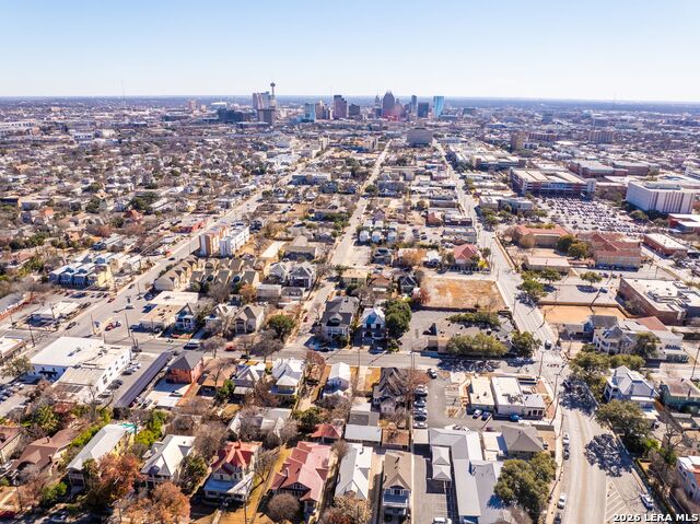 Image 46 of 51 For 124 Ashby Pl E