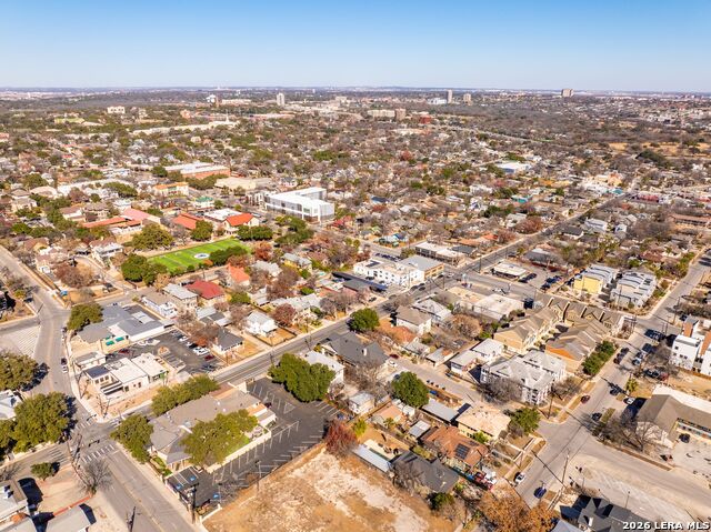 Image 48 of 51 For 124 Ashby Pl E