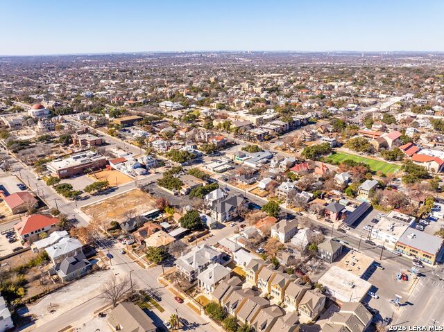 Image 49 of 51 For 124 Ashby Pl E