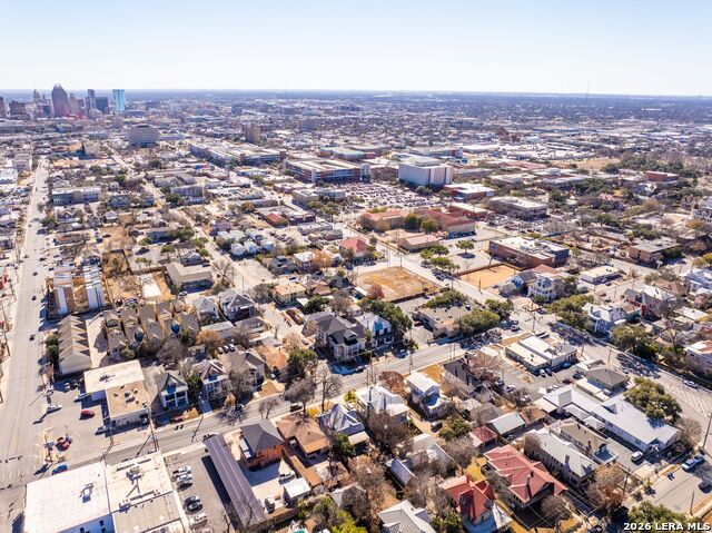 Image 50 of 51 For 124 Ashby Pl E