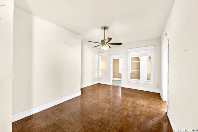 Image 7 of 51 For 124 Ashby Pl E