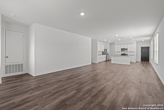 Image 15 of 27 For 8227 Smithers Ave