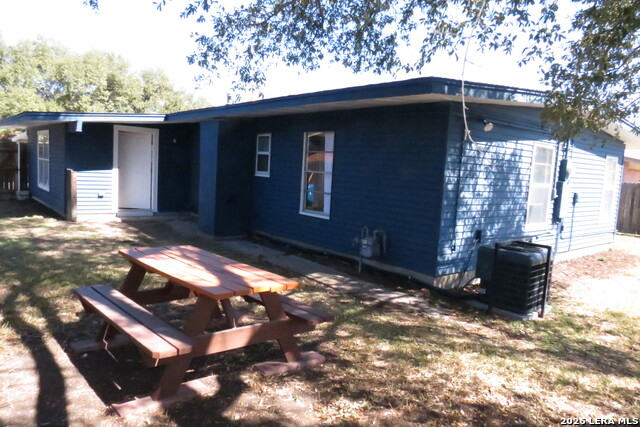 Image 19 of 25 For 710 Karen Ln